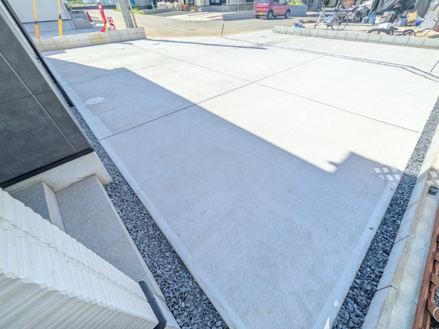 土浦市上高津2期　新築戸建て　5号棟の駐車場