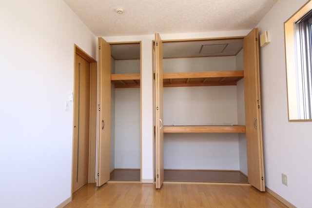 中古戸建　白岡市西３丁目　の収納|東側洋室６帖