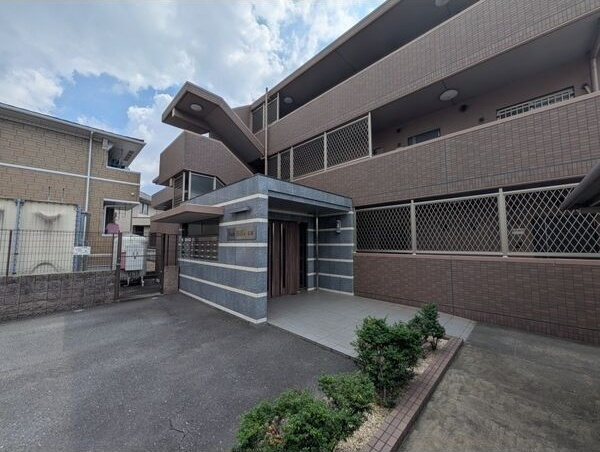 サンヒルズ石塚のエントランス