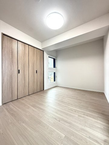 ロイヤルシャトー白石本通の洋室
