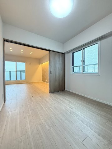 ロイヤルシャトー白石本通の洋室