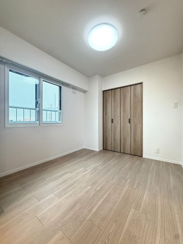 ロイヤルシャトー白石本通の洋室