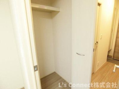 【設備】 | Ｄ’ｒｏｏｍ八乙女中央Ｅ棟 | 廊下にも収納付きです。
