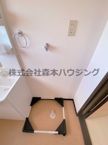 【設備】 | 　私市ロイヤルマンション | 室内洗濯機置き場です