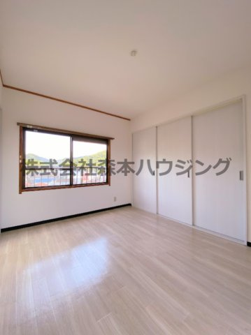 【洋室】 | 　私市ロイヤルマンション | ゆったりした洋室です