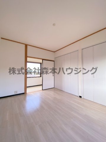 【洋室】 | 　私市ロイヤルマンション | 使いやすい洋室です