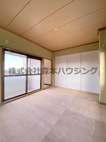 【和室】 | 　私市ロイヤルマンション | 和室ならではの温かな和の空間で寛ぎの時間を過ごせます
※畳が入ります
