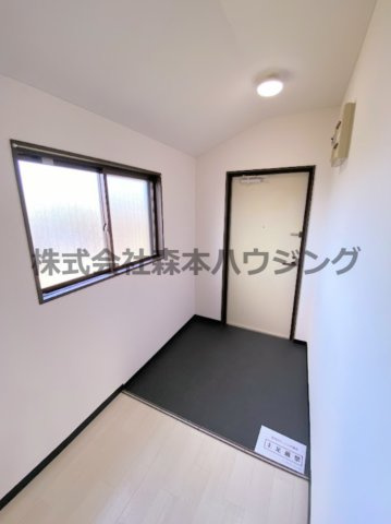 【玄関】 | 　私市ロイヤルマンション | 落ち着いた玄関です