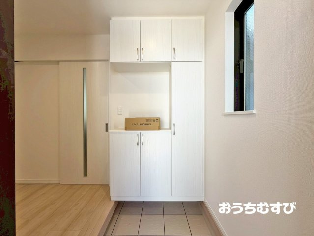 春日井市西本町3丁目216番(全1棟)の玄関