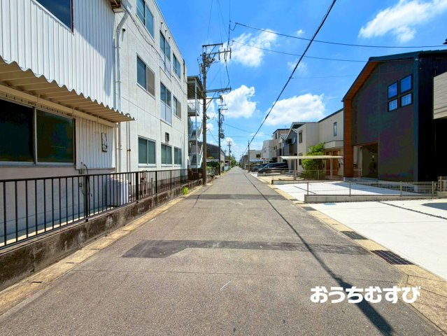 春日井市西本町3丁目216番(全1棟)の前面道路含む現地写真