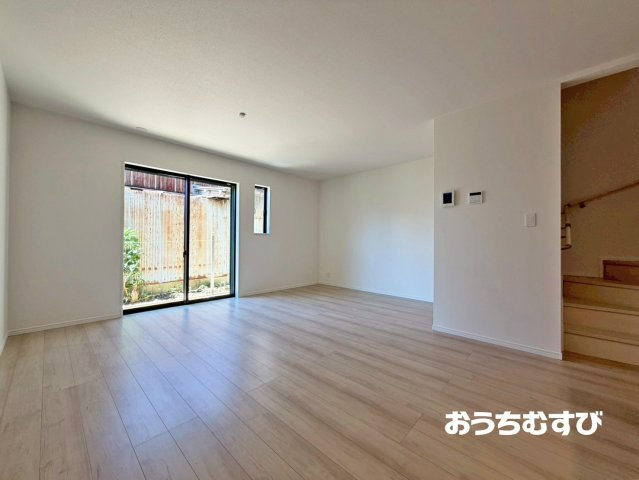 春日井市西本町3丁目216番(全1棟)の居間・リビング