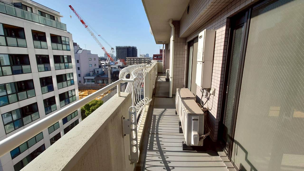 【バルコニー】