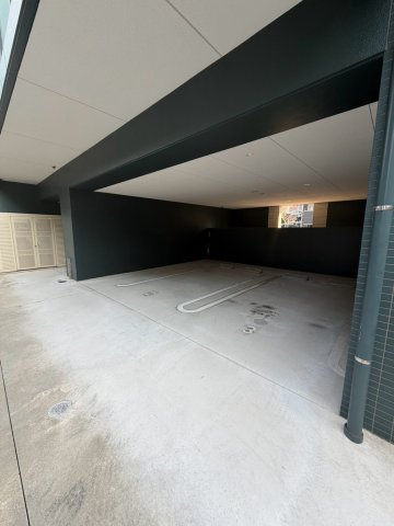 lives residence 太閤通の駐車場