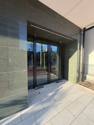 lives residence 太閤通のエントランス