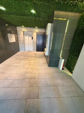lives residence 太閤通のロビー