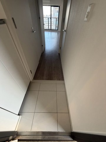 lives residence 太閤通の玄関