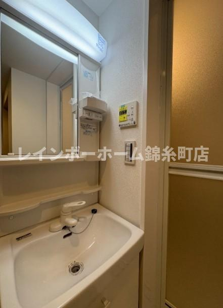 葛飾区新小岩１丁目のアパートの独立洗面台
