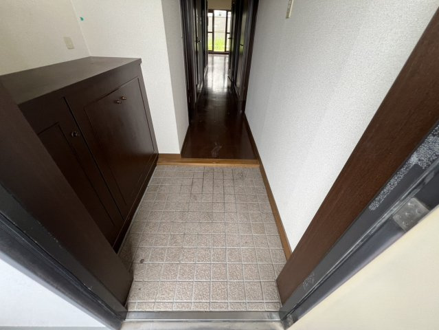 クレストヒルズ東山の玄関