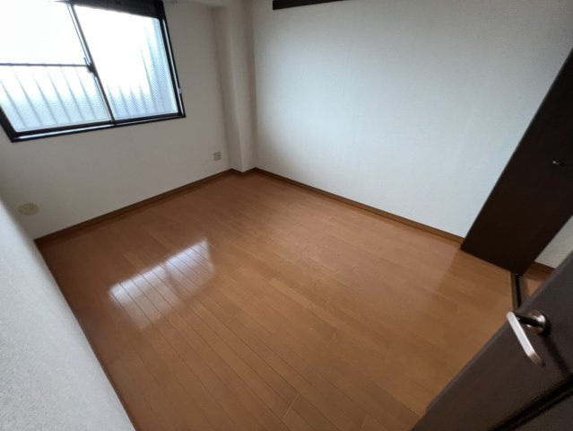 クレストヒルズ東山の居間・リビング