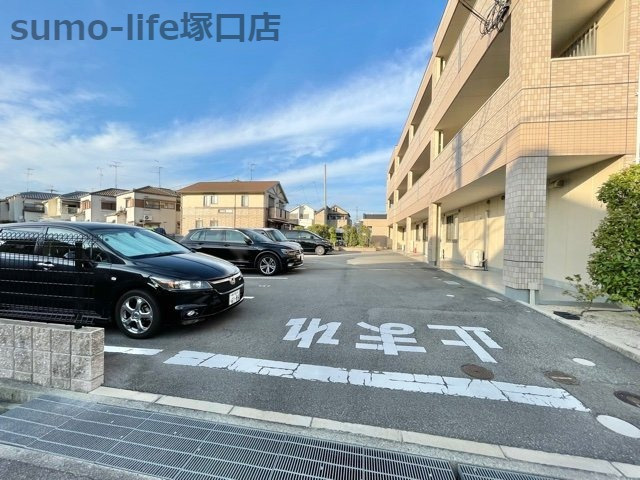 ブリーズMの駐車場