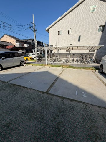 クレストタップ名古屋ウエストの駐車場