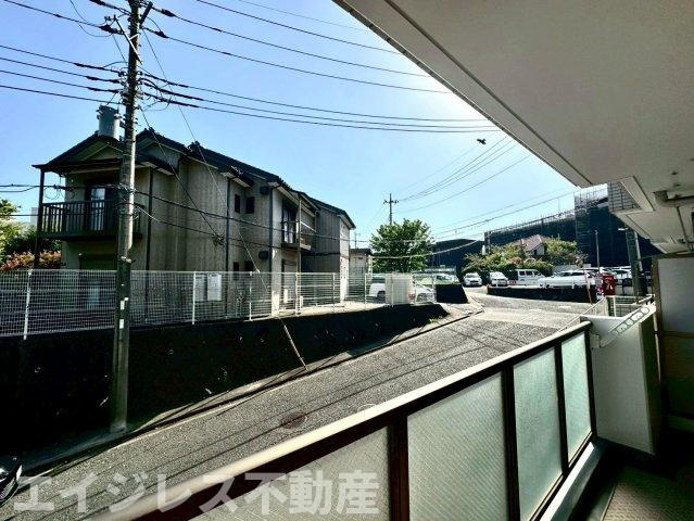 鴨居第1ハイツウエストヒルの展望|空の広がりを感じられるロケーションで、開放感ある暮らしを実現します。