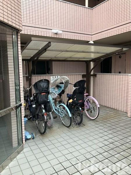 エクセルコート千里丘のエントランス