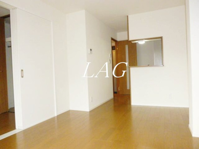 【居間・リビング】 | ドヌール長崎 | 洋室のお部屋です。