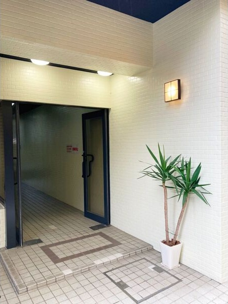 第二戸嶋屋ビルのエントランス