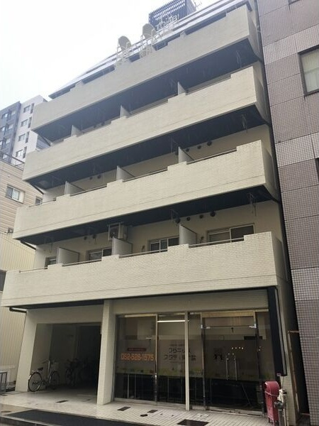 第二戸嶋屋ビルの外観