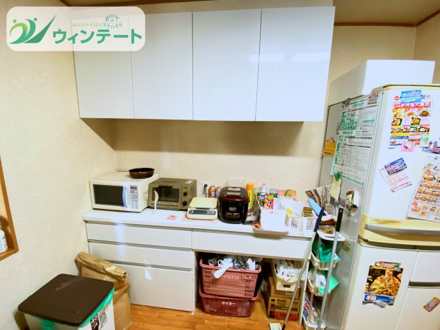 龍ケ崎市白羽　中古戸建のキッチン|シンプルで機能的なキッチン。使いやすい動線設計で、料理も後片付けもスムーズに行えます。