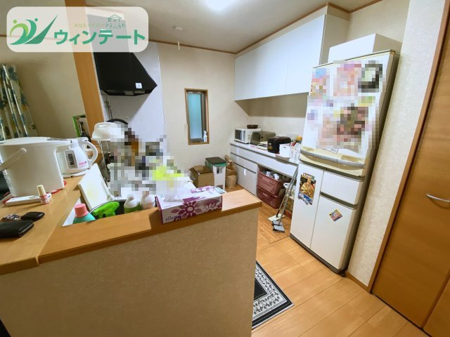 龍ケ崎市白羽　中古戸建のキッチン|ママに嬉しい対面式キッチン。お料理中もリビングのお子様を見守れて安心。食洗機付きで後片付けもラクラク！