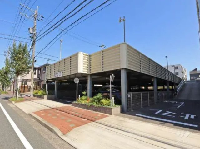 カルティア瑞穂が丘の駐車場