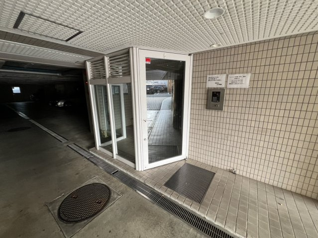 アトリウム前田のエントランス