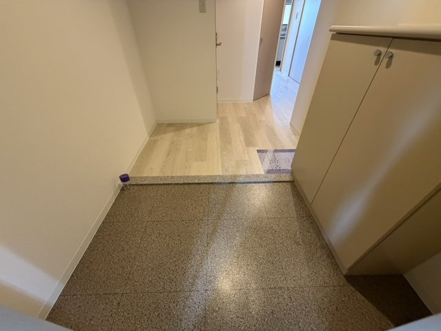 ソーラスフロント富船の玄関