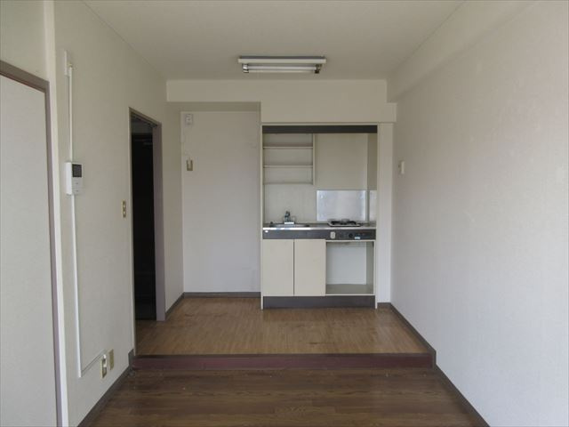 名古屋市熱田区千年１丁目の賃貸マンションの玄関