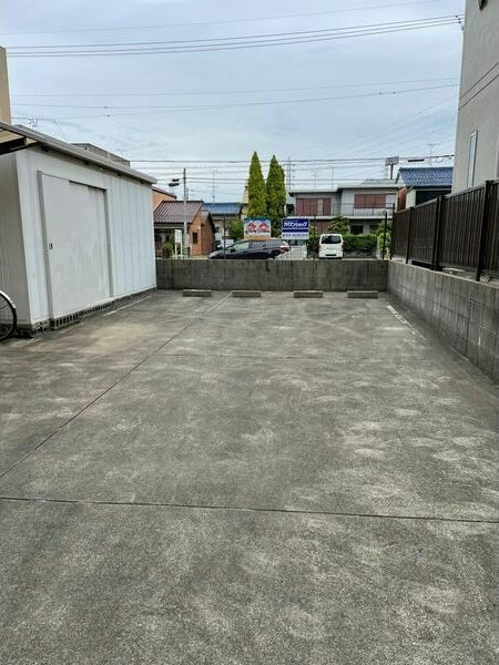 POP新瑞の駐車場