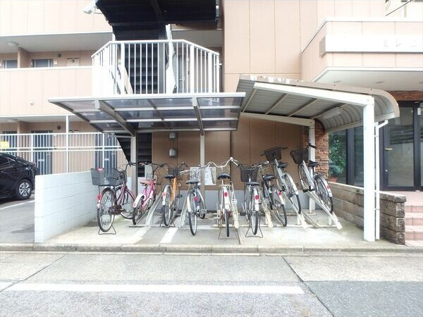 ミレニアム八田