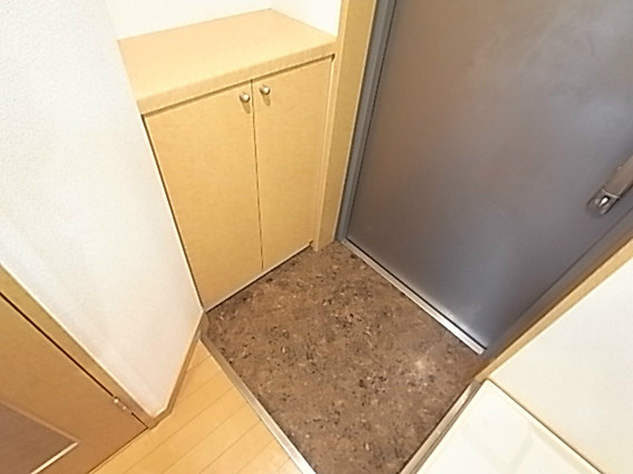 エステム三宮山手センティールの玄関