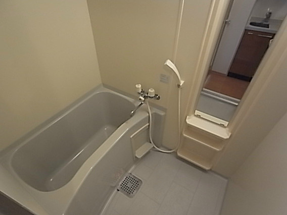 エステム三宮山手センティールの浴室