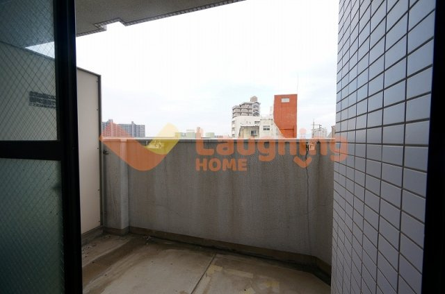 メゾンド・プレサージュのバルコニー|外からの目が気にならないバルコニーで洗濯物が干せます