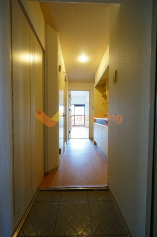 メゾンド・プレサージュの玄関|収納もある玄関です