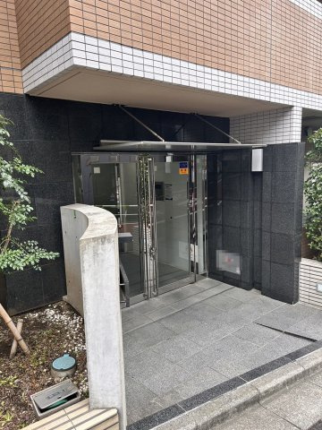 ビーロット小石川レジデンスのエントランス