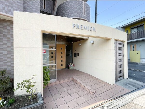 PREMIER (プルミエ)のエントランス