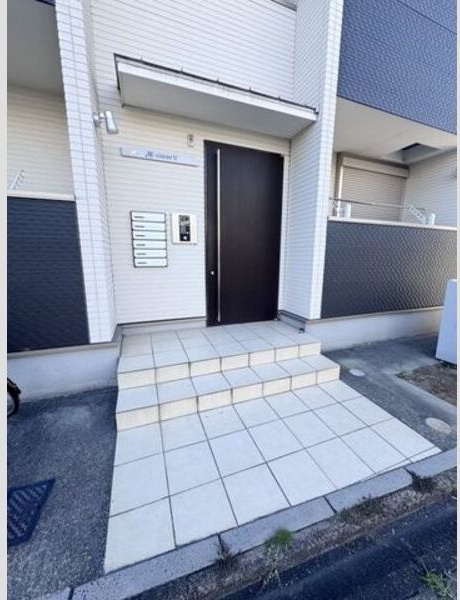 M-COURT Vのエントランス