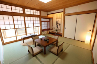 【和室】 | 毛呂山町西戸　中古住宅 | 和室８帖（※AIによる家具設置画像です）