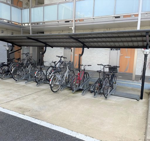 クレイノモアナルア　ドエルのその他|屋根付き駐輪場