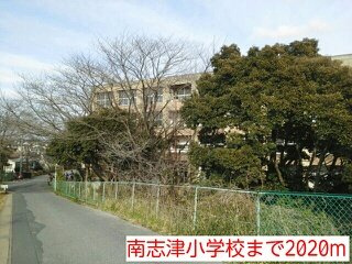 ハーモニーコートＣの周辺|南志津小学校まで2020m