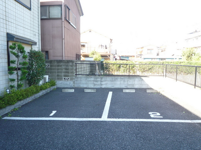 メゾンソレイユの駐車場|★敷地内駐車場★※現在満車