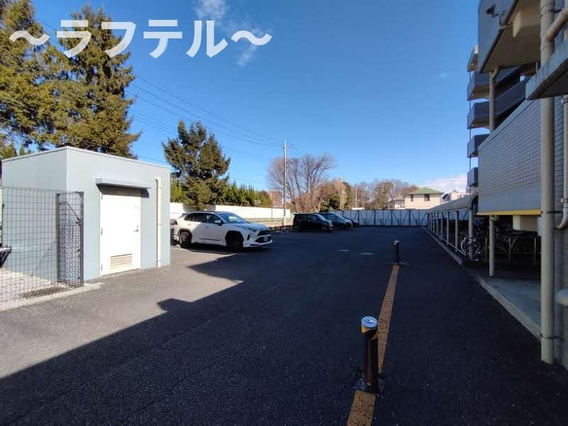 エランドールけやきの駐車場